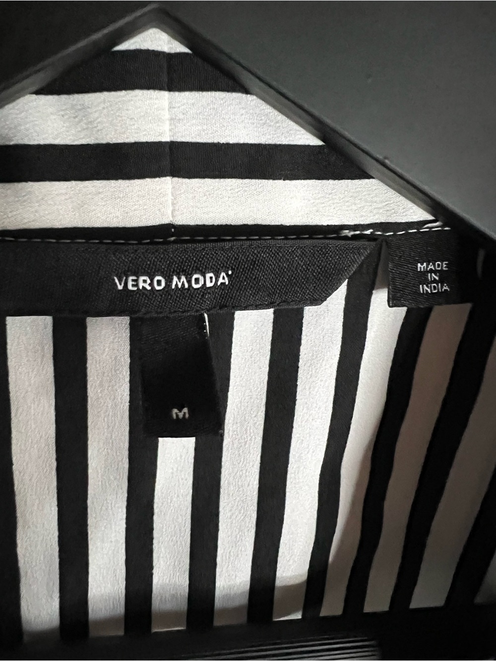 Vero Moda Black White Striped Wrap Blouse 3/4 Sleeve Surplice Women size medium - Picture 5 of 9